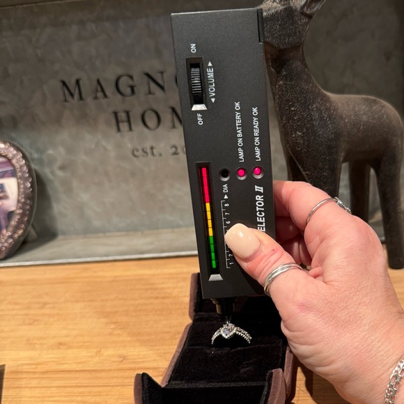 1.85 CTW Pear halo moissanite ring size 9 new in box - Picture 2 of 7